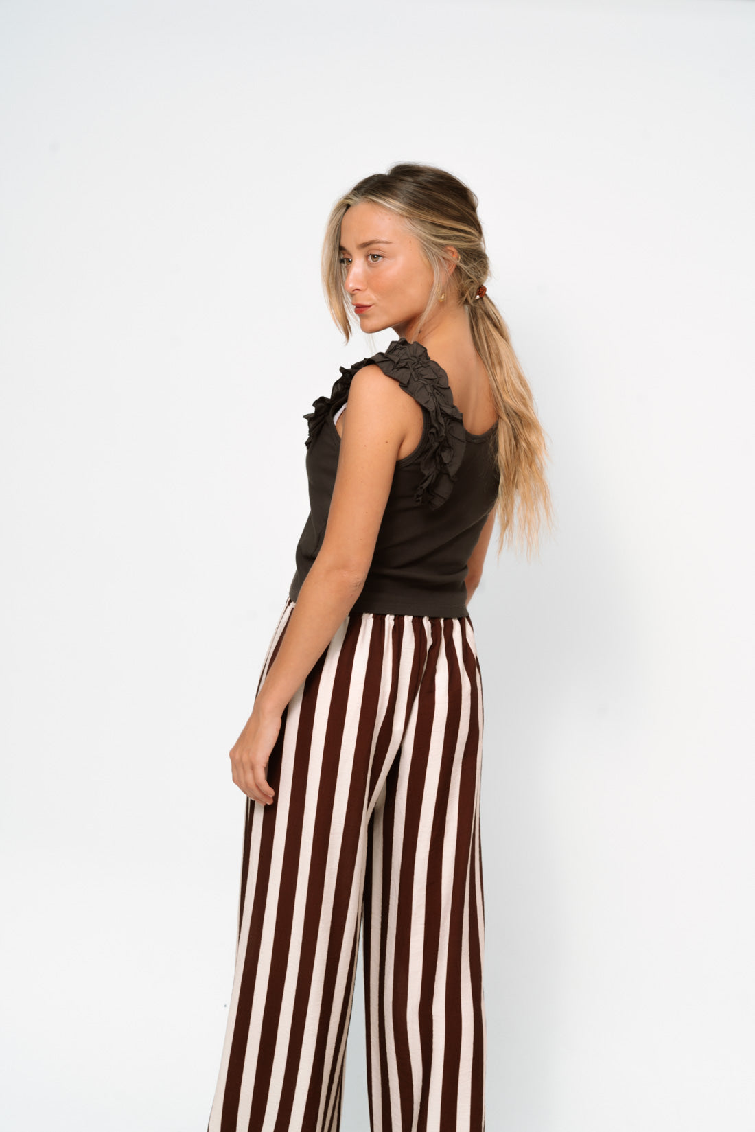 Pantalón fluido rayas choco