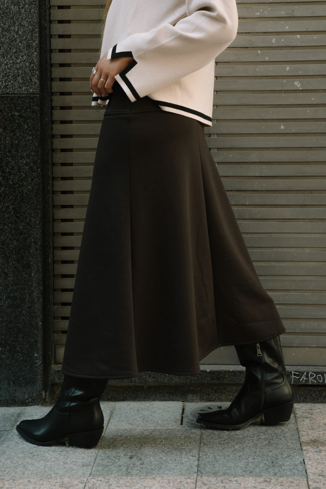 Falda NEO choco