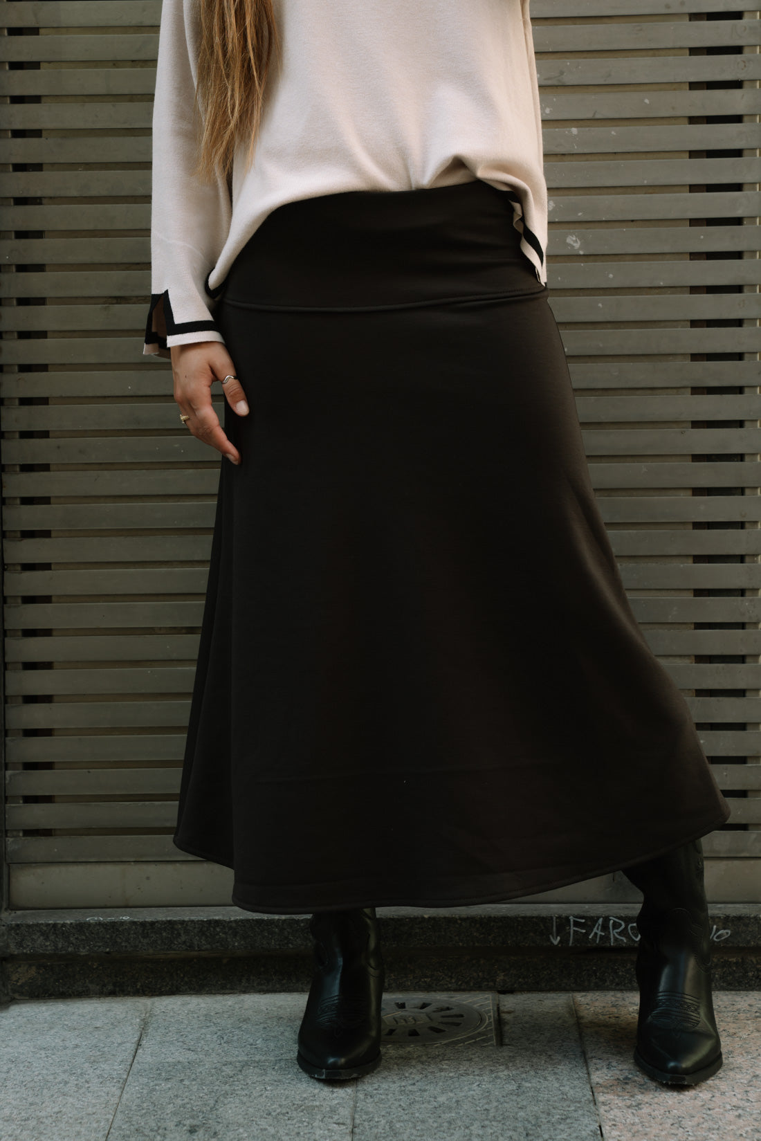 Falda NEO choco