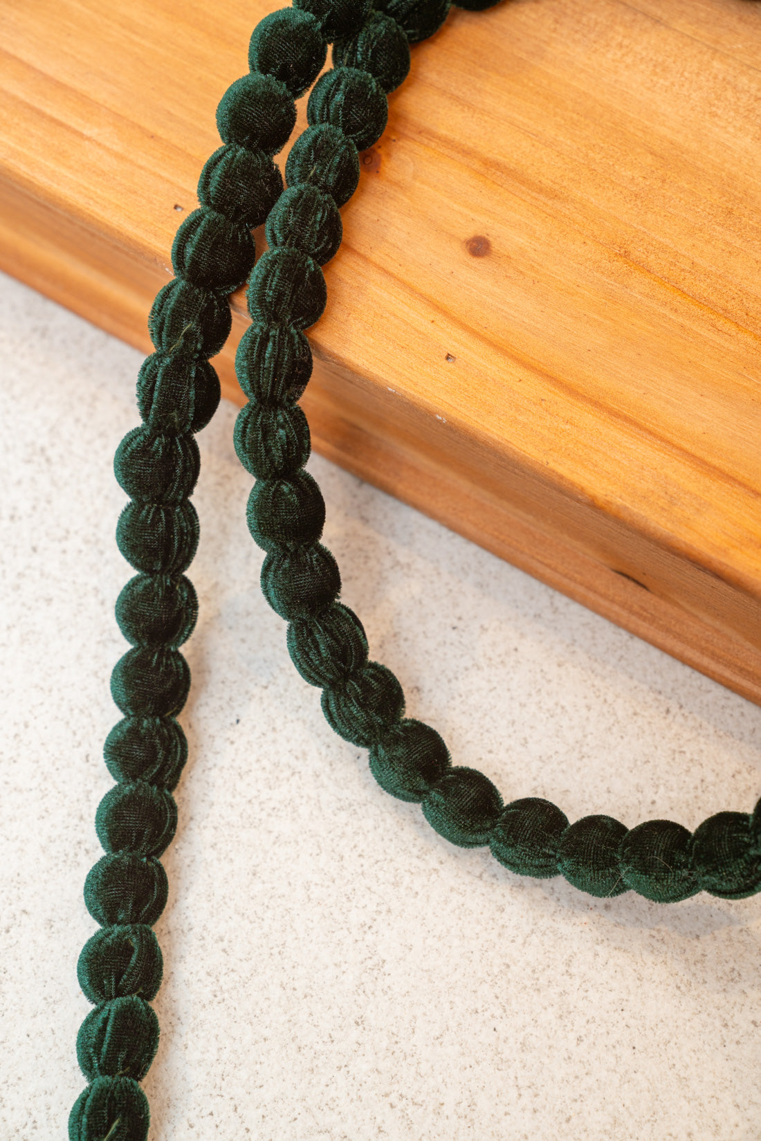 Collar terciopelo verde