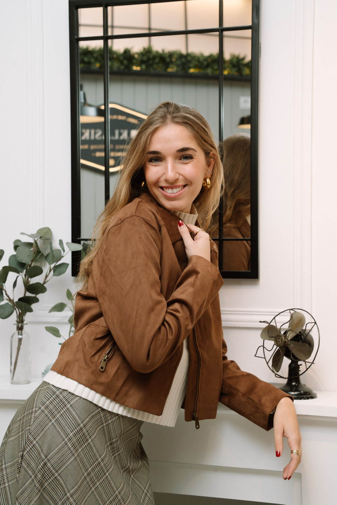 Chaqueta antelina corta