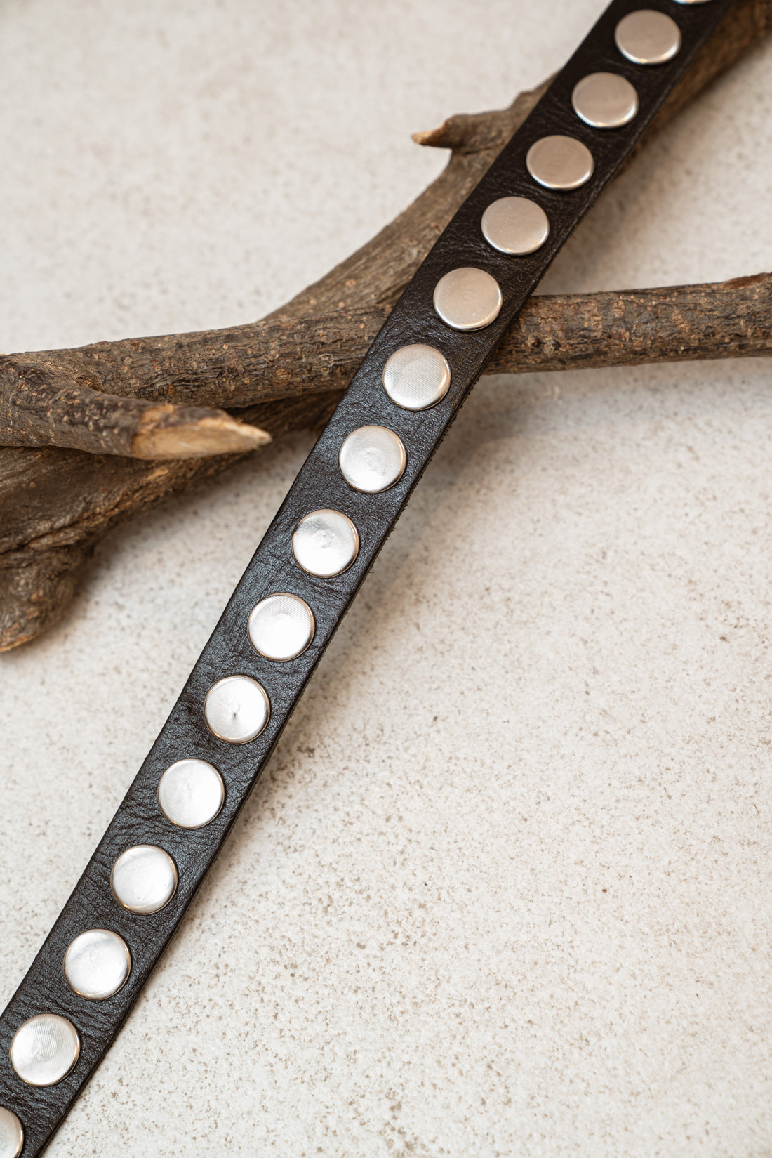 cinturón tachas negro