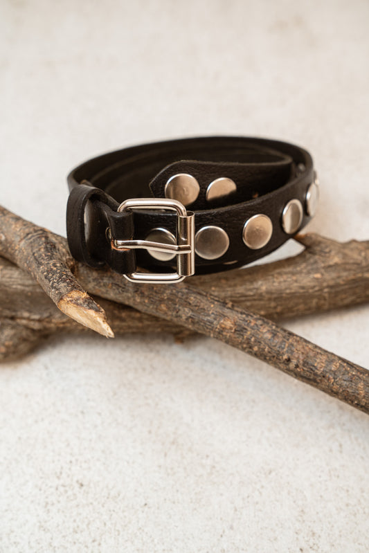 cinturón tachas negro