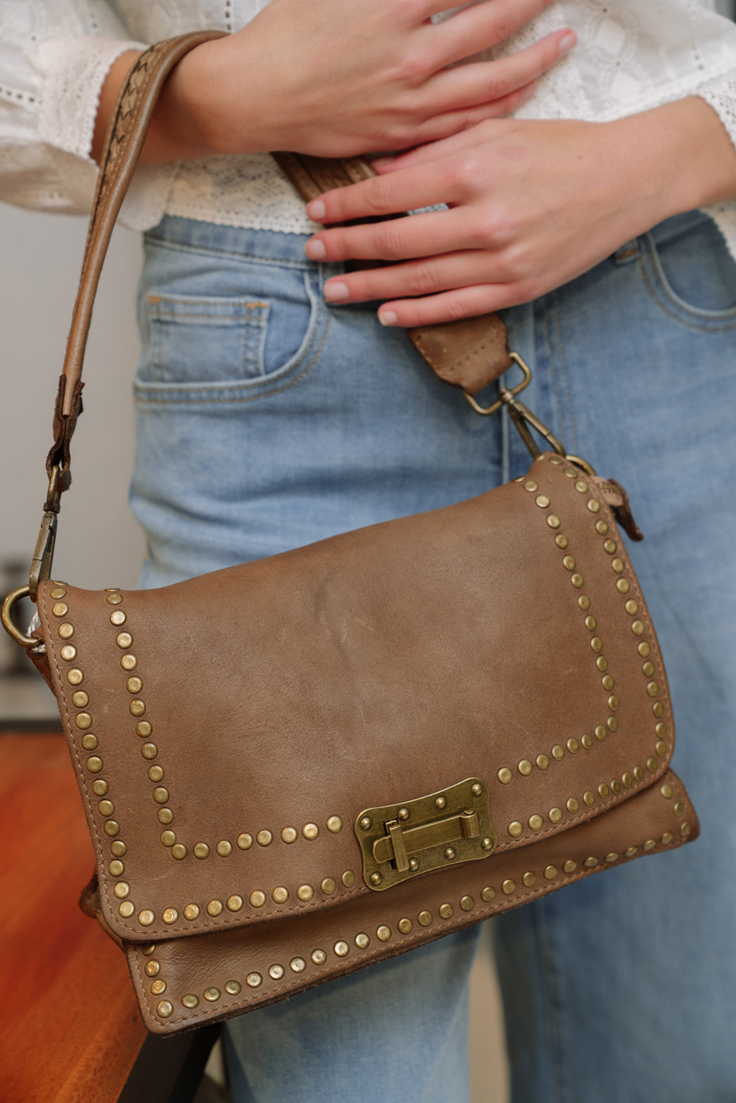 Bolso TACHAS beige