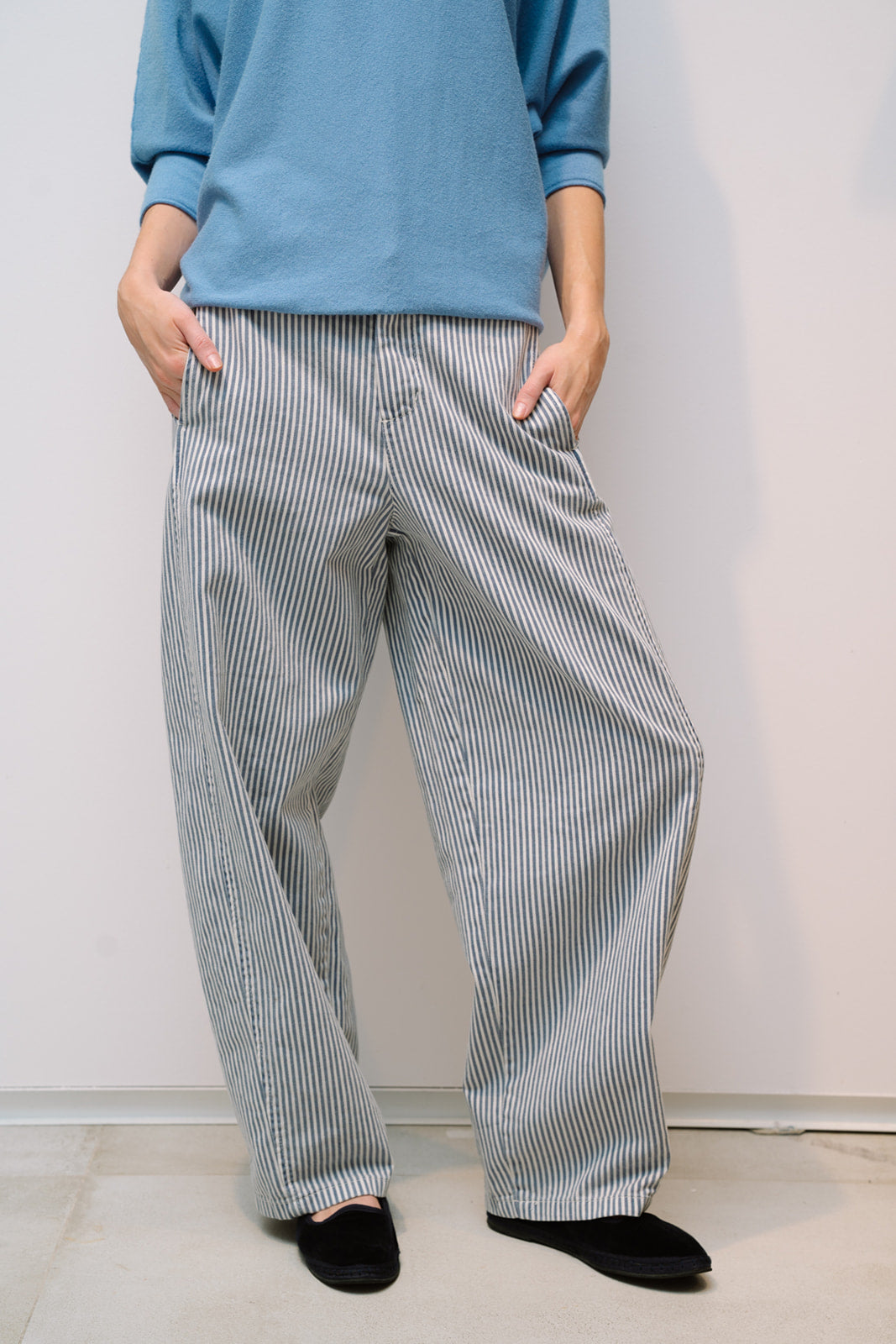 Pantalón HERON raya azul